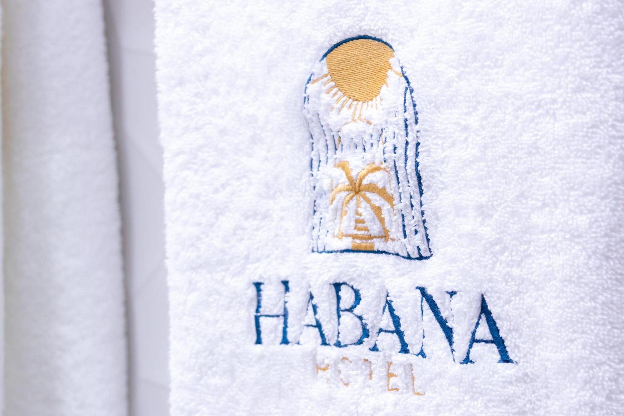 Habana Hotel Y Restaurante Higüey Exterior foto